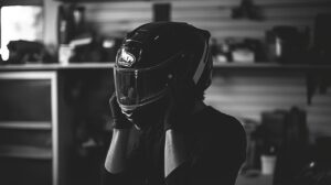 How-to-Stretch-a-Motorcycle-Helmet-Comfortably-4